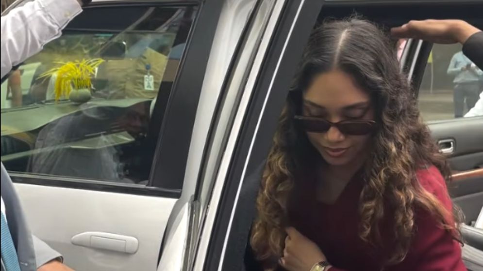 বাংলাদেশ-পাকিস্তান ম্যাচ দেখতে স্টেডিয়ামে জাইমা রহমান