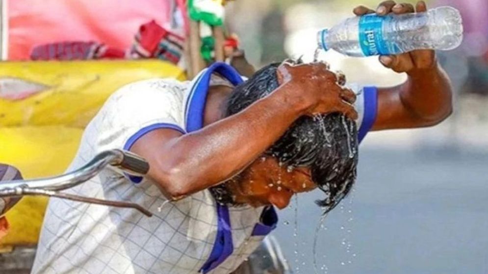 চৈত্র শেষে বাড়ছে তাপদাহ, সামনে ঘূর্ণিঝড়-কালবৈশাখীর শঙ্কা