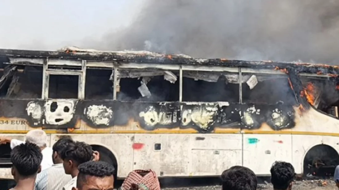 কুমিল্লায় একসাথে ৩ বাসে অগ্নিকাণ্ড