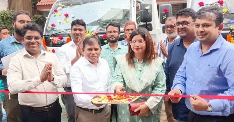 বর্জ্য নিষ্কাশনে নরসিংদী পৌরসভায় জনস্বাস্থ্য প্রকৌশল অধিদপ্তরের ৫টি ড্রাম ট্রাক হস্তান্তর