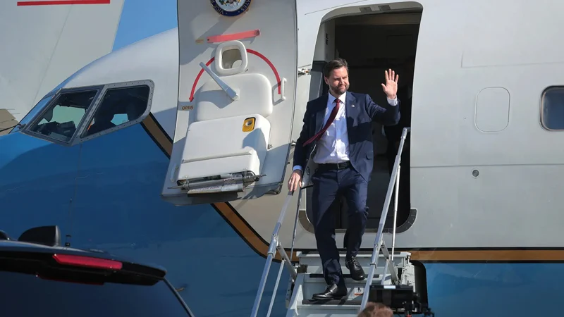 ইরান ইস্যুতে পাকিস্তান যাচ্ছেন জেডি ভ্যান্স