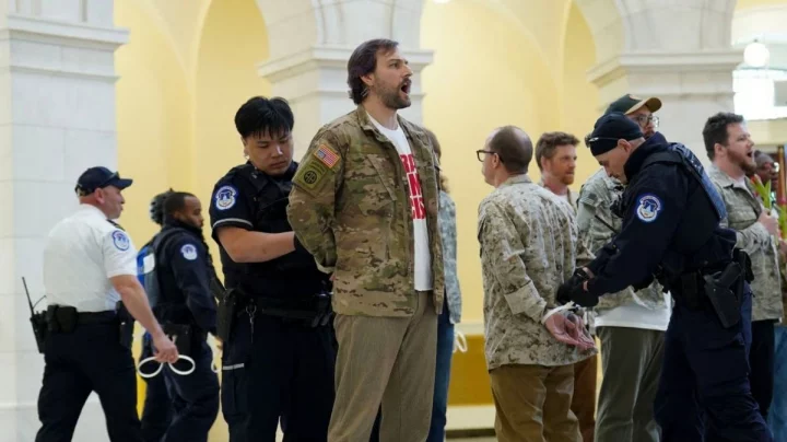 ইরান যুদ্ধের বিরুদ্ধে সাবেক মার্কিন সেনাদের বিক্ষোভ