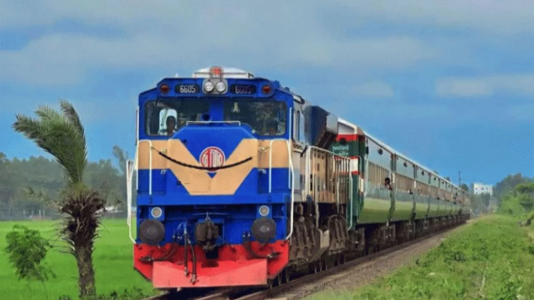 চারঘাটে ট্রেনে কাটা পড়ে নারী ও যুবকের মৃত্যু