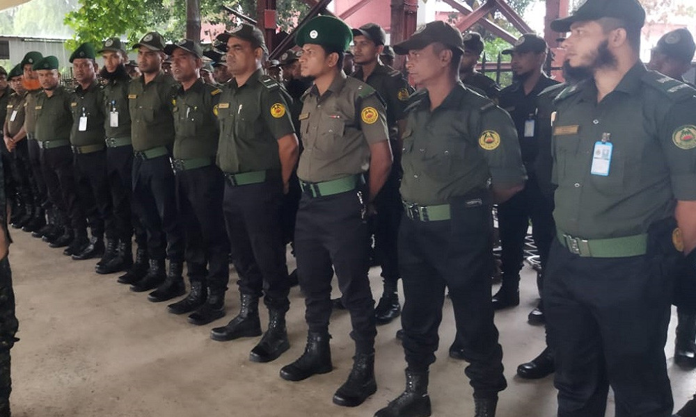 চিকিৎসকদের নিরাপত্তায় হাসপাতালে ১০ জন করে আনসার মোতায়েনের ঘোষণা