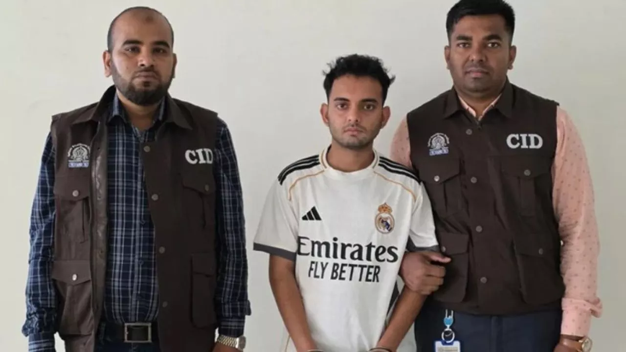 ‘গোপন তথ্য’ বিক্রির অ্যাপ তৈরি, প্রোগ্রামার গ্রেপ্তার