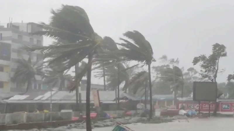 ৮ জেলায় অস্থায়ীভাবে দমকা হাওয়াসহ বৃষ্টির আভাস