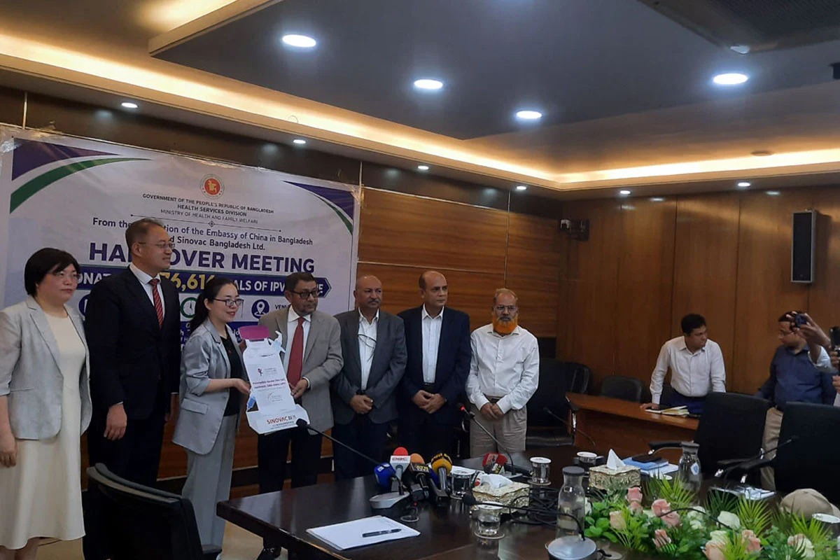 ৩ লাখ ৮০ হাজার ডোজ পোলিও ভ্যাকসিন দিল চীনা প্রতিষ্ঠান সিনোভ্যাক