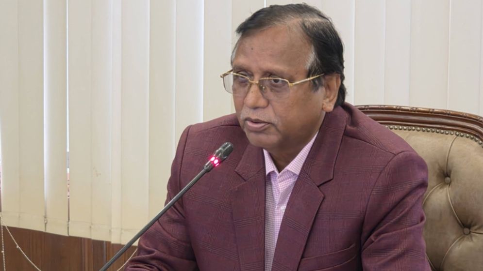 'অন্তর্বর্তী সরকার ঢাকার ১২টা বাজিয়ে গেছে'