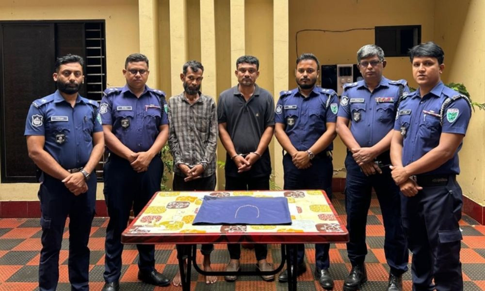 মৌলভীবাজারে ছিনতাইকারী চক্রের ২ সদস্য গ্রেপ্তার, লুণ্ঠিত স্বর্ণালংকার উদ্ধার
