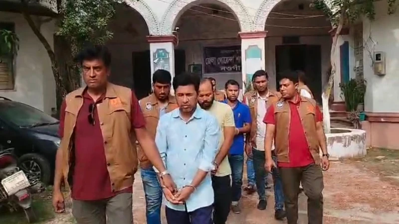 রায়ের গুরুত্বপূর্ণ নথি চুরি করে চাঁদা দাবি, গ্রেপ্তার ৪