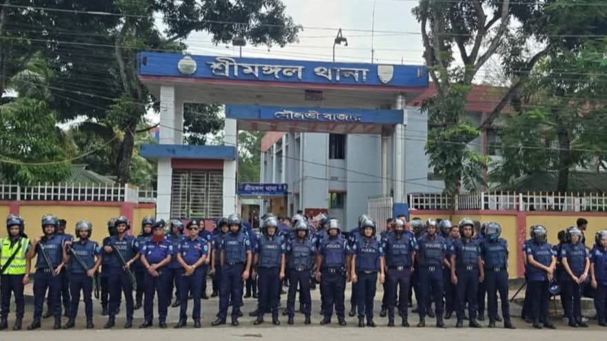 মৌলভীবাজারে পুলিশের বিশেষ ড্রিল চেকপোস্ট অভিযান