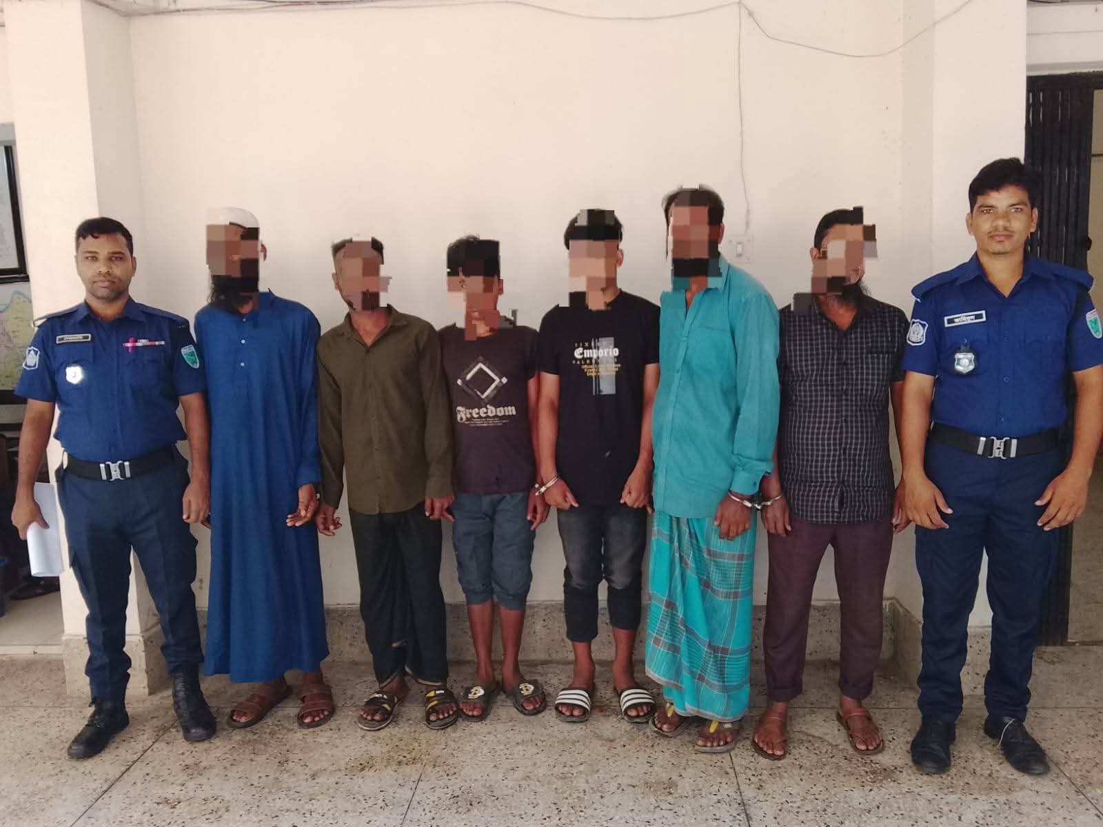 ‎মৌলভীবাজারে আন্তঃজেলা চোর চক্রের ১৭ আসামি গ্রেপ্তার