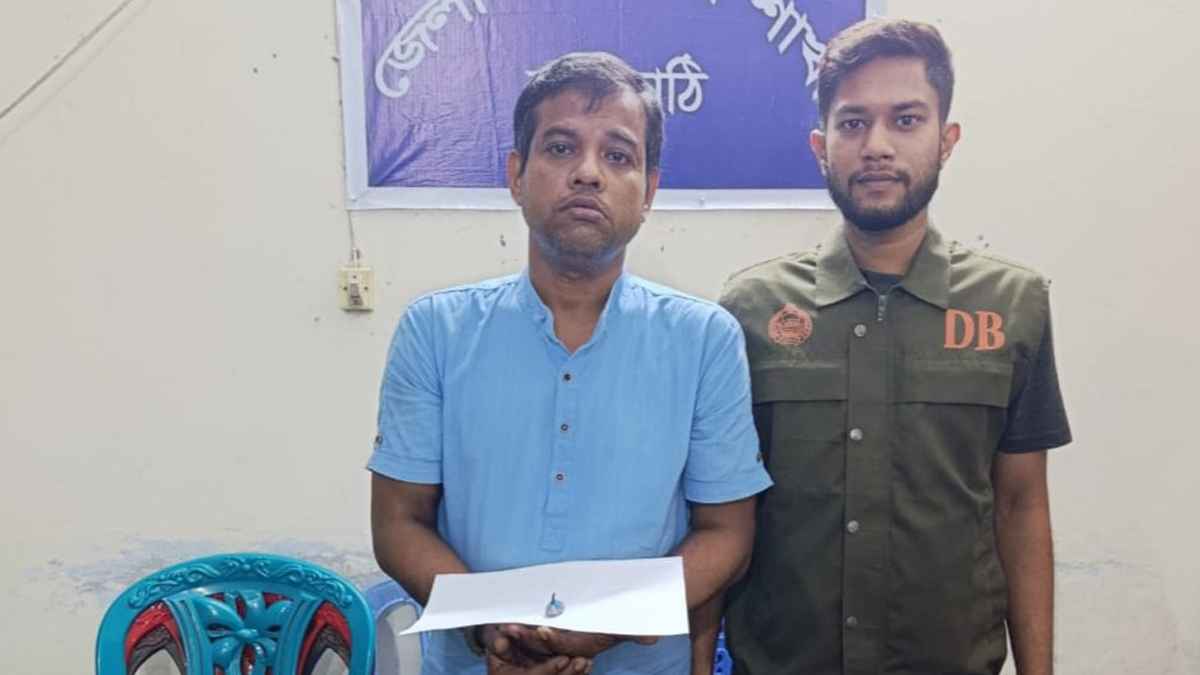ঝালকাঠিতে ইয়াবাসহ পুরোহিত গ্রেফতার, মন্দির থেকে বহিষ্কার