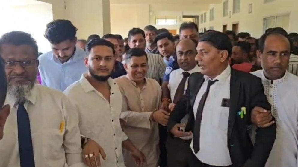 আইনশৃঙ্খলা রক্ষা ও অপরাধ নিয়ন্ত্রণে পুলিশের সক্ষমতা বাড়াতে নতুন গাড়ি কিনছে সরকার