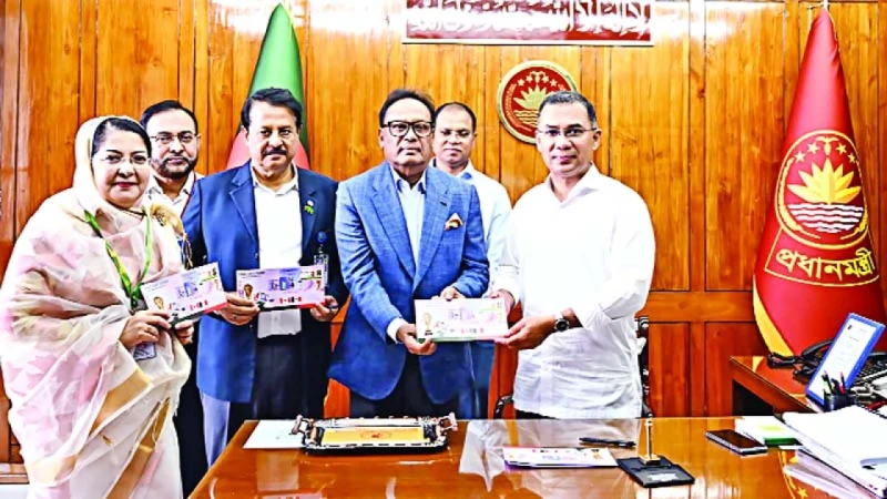 বিশ্বকাপ ফুটবল উপলক্ষে স্মারক ডাকটিকিট উন্মোচন প্রধানমন্ত্রীর