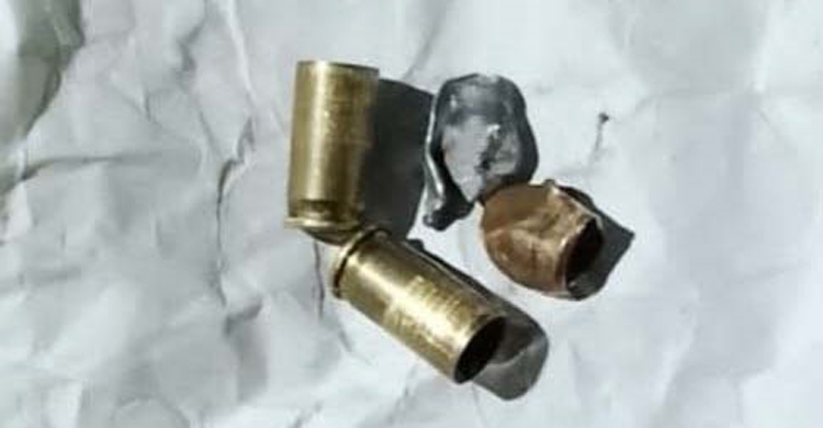 চাঁদা না দেওয়ায় ব্যবসায়ীর বাড়িতে গুলি বর্ষণের অভিযোগ