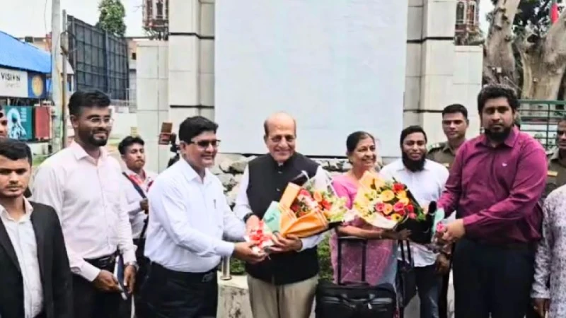 সড়ক পথে বাংলাদেশে এলেন ভারতের নতুন হাইকমিশনার দীনেশ ত্রিবেদী