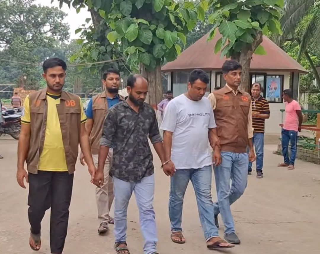 ২৫ লাখ টাকার বিনিময়ে পুলিশে চাকরির প্রলোভন, জামালপুরে গ্রেপ্তার ২