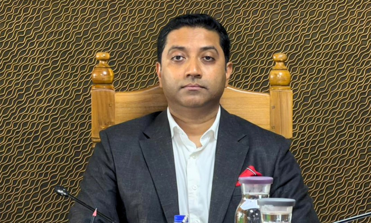 স্কুল ফিডিংয়ে অনিয়মের অভিযোগ দ্রুত তদন্তের নির্দেশ গণশিক্ষা প্রতিমন্ত্রীর