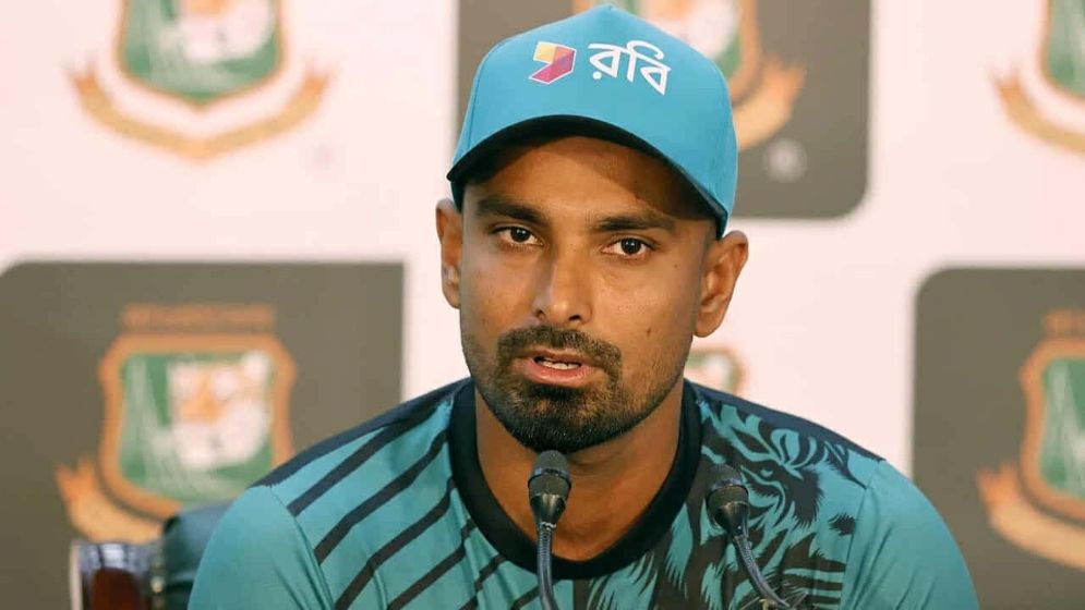 এলপিএল থেকে নাম সরিয়ে নিলেন লিটন