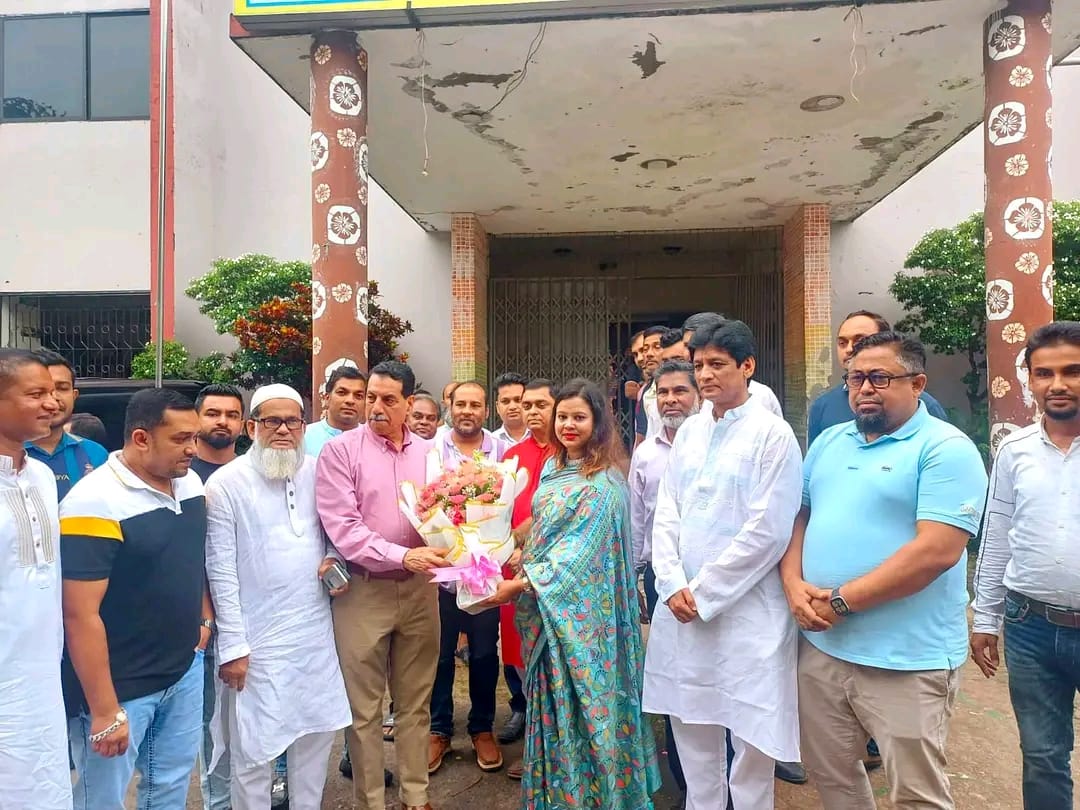 নরসিংদীতে ‘বর্ষায় নজরুল’ সাংস্কৃতিক অনুষ্ঠান ও অনুদানের চেক বিতরণ