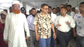 গাইবান্ধা সদর হাসপাতালে স্বাস্থ্যমন্ত্রীর আকস্মিক পরিদর্শন, অনিয়মের বিরুদ্ধে কঠোর ব্যবস্থা নেওয়ার নির্দেশ