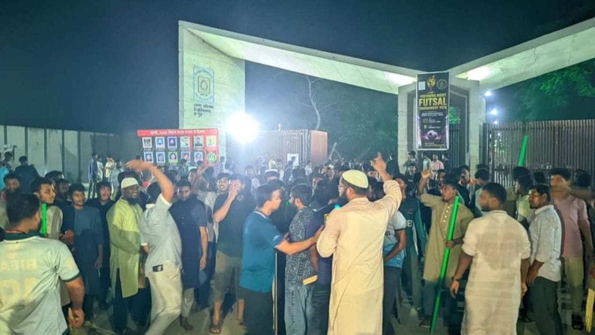 আলোকচিত্র প্রদর্শনীকে কেন্দ্র করে বেরোবিতে ছাত্রদল-শিবির সংঘর্ষ