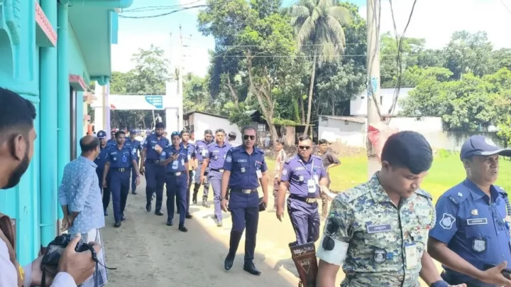 প্রধানমন্ত্রীর সফর ঘিরে কঠোর নিরাপত্তা বলয়ে বাবুনগর মাদ্রাসা