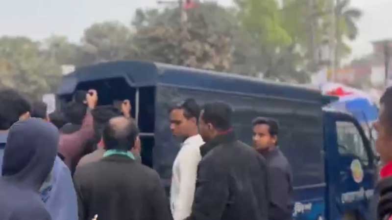 শিবির সমর্থিত ভিপি প্রার্থীর স্ত্রী আটক
