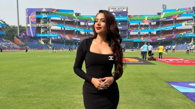 উপস্থাপনা প্যানেল থেকে ভারতীয় উপস্থাপিকা রিধিমা পাঠককে বাদ দিল বিসিবি
