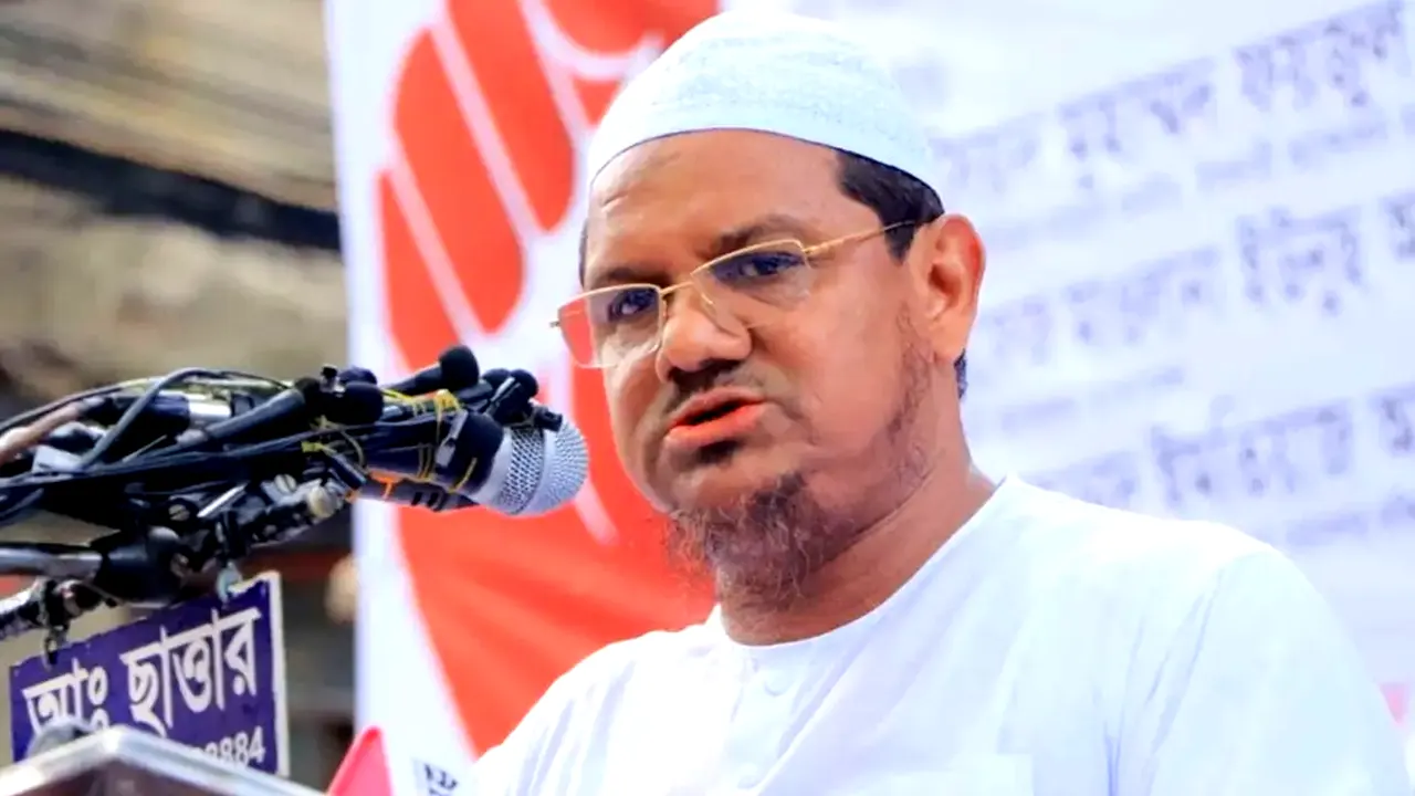 দেশ গড়তে গণভোট জরুরি’: চরমোনাই পীর