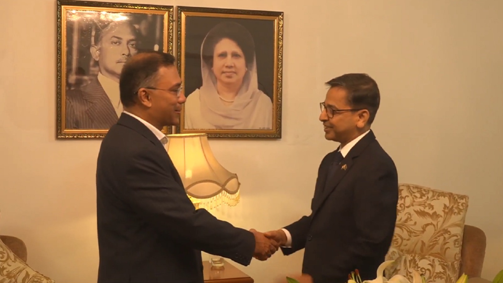 দীর্ঘ বৈরিতার পর নতুন মোড় নিচ্ছে ভারতে-বিএনপি সম্পর্ক