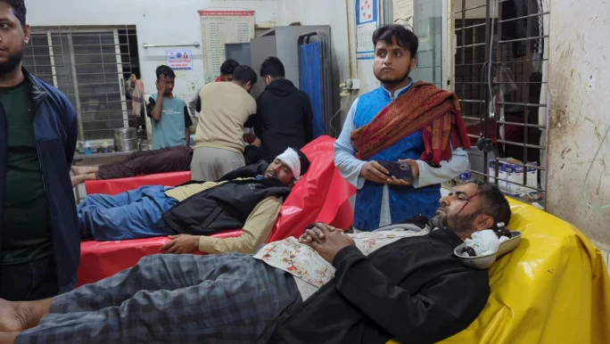 লক্ষ্মীপুরে নির্বাচনি প্রচারে বিএনপি–জামায়াত সংঘর্ষ, আহত অন্তত ১০