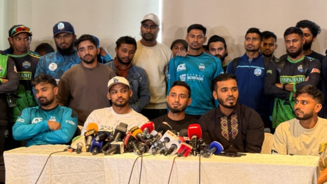বিসিবির কার্যক্রমে হতাশ হয়ে পাঁচ দফা দাবি মিঠুন-মিরাজদের