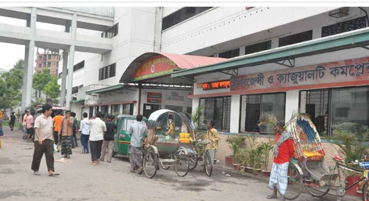 দ্রুতগতির ট্রাকের ধাক্কায় প্রাণ গেল এক পথশিশুর
