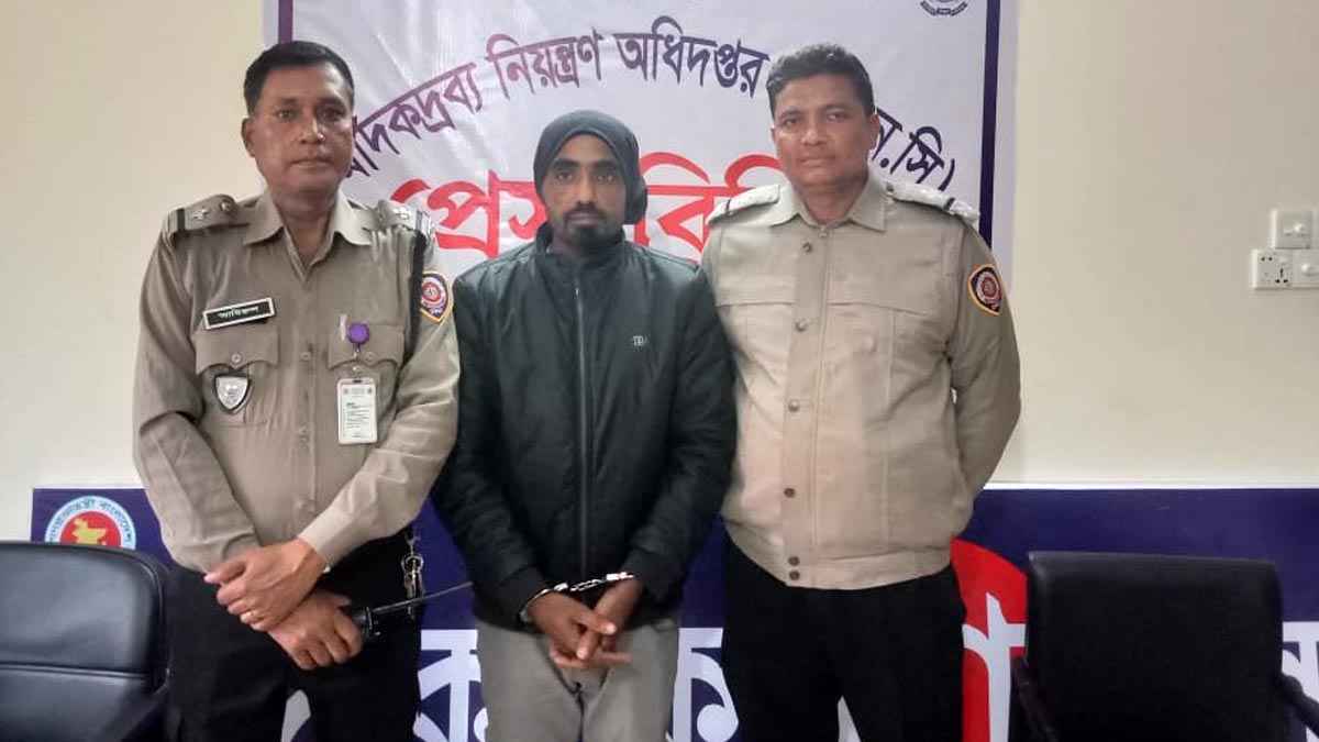 বাগেরহাটে  ৯৫০ পিস ইয়াবাসহ মাদক বিক্রেতা আটক