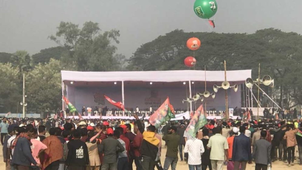 পলোগ্রাউন্ডে উত্তেজনায় নেতাকর্মীরা