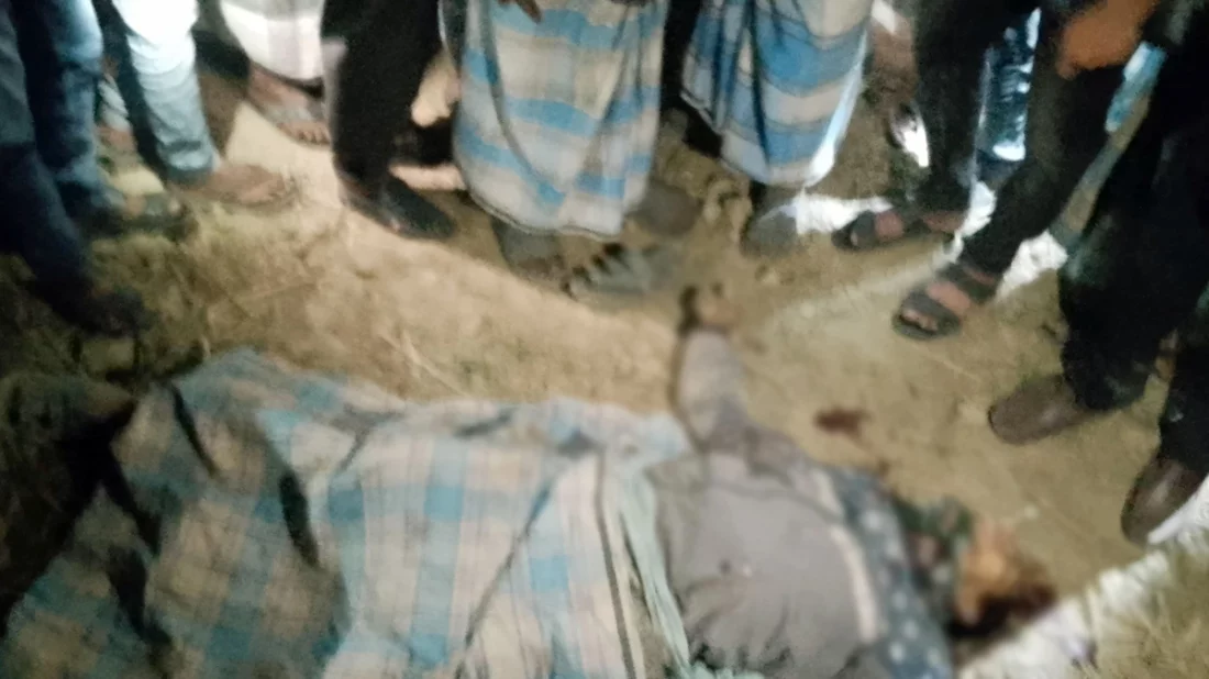 রামুতে ইজিবাইক চালককে গলা কেটে হত্যা