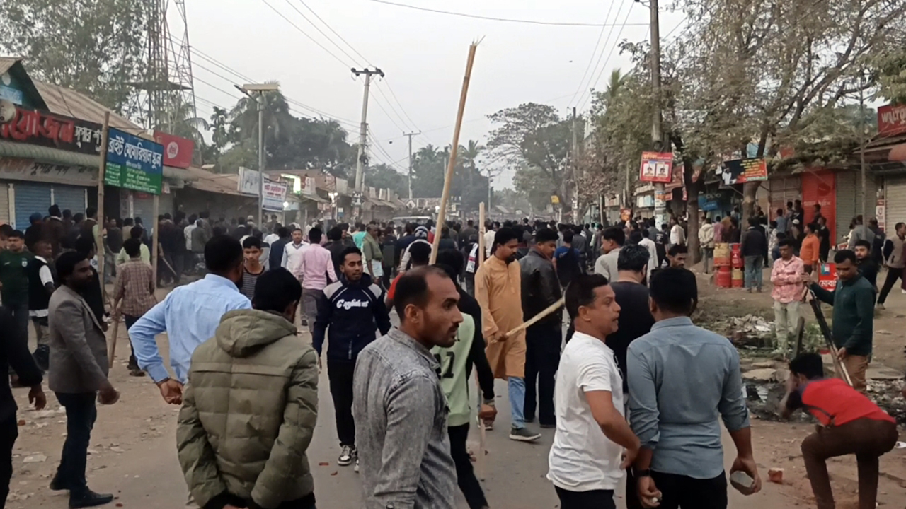 ঝিনাইগাতীতে বিএনপি-জামায়াতের মুখোমুখি সংঘর্ষ, আহত ২৫ জন
