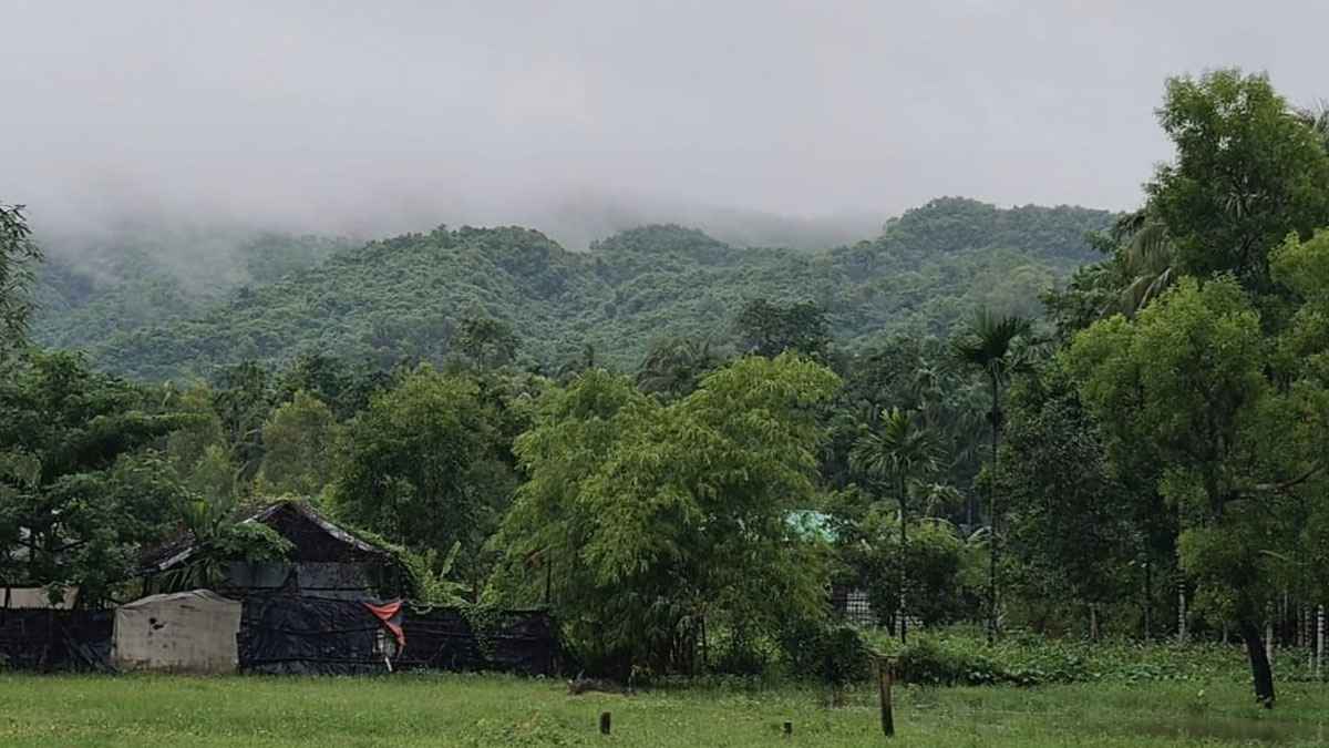 টেকনাফের পাহাড়ে দুই সশস্ত্র গ্রুপের গোলাগুলি, এলাকায় আতঙ্ক