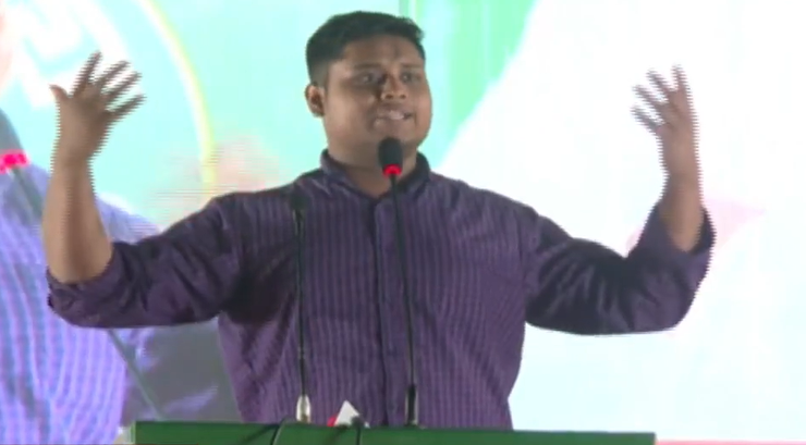 “পরবর্তী বিপ্লব হবে মিডিয়া আর প্রশাসনের বিরুদ্ধে”