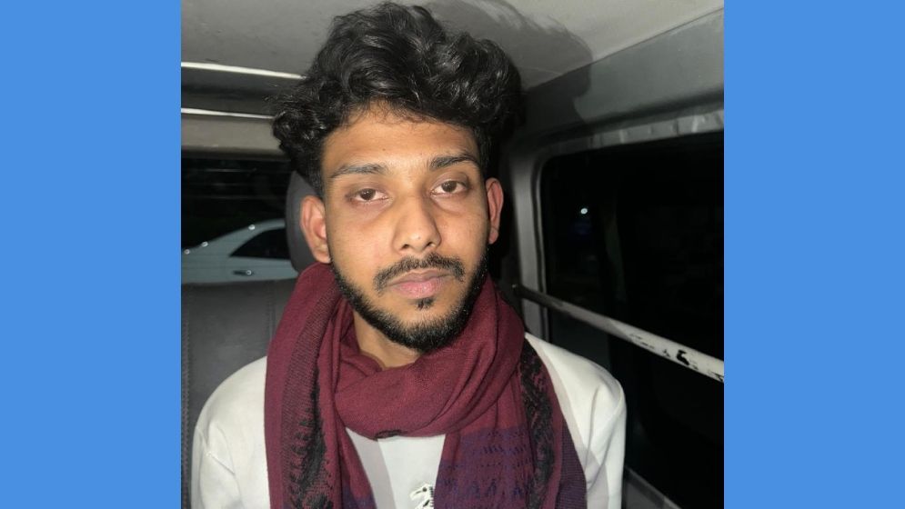 প্রকাশ্যে নারীকে কুপিয়ে হত্যা: সাবেক ছাত্রদল নেতা গ্রেফতার