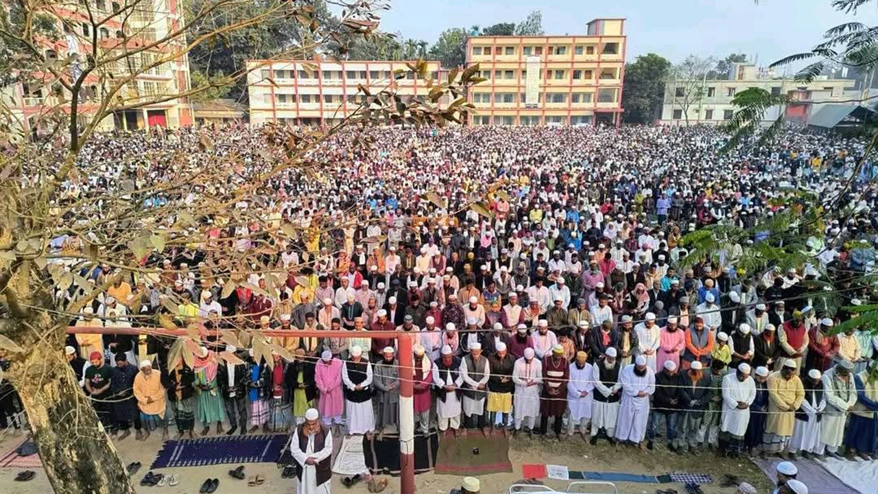 জামায়াত প্রার্থী নুরুজ্জামান বাদলের দাফন সম্পন্ন