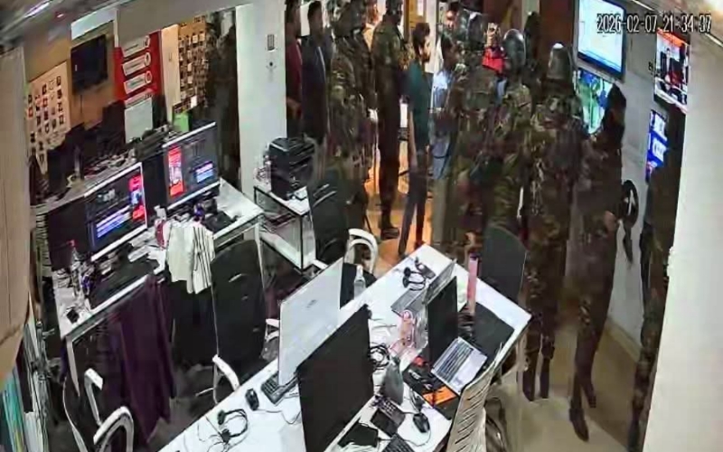বাংলাদেশ টাইমসের সাংবাদিকদের তুলে নেওয়ার অভিযোগ