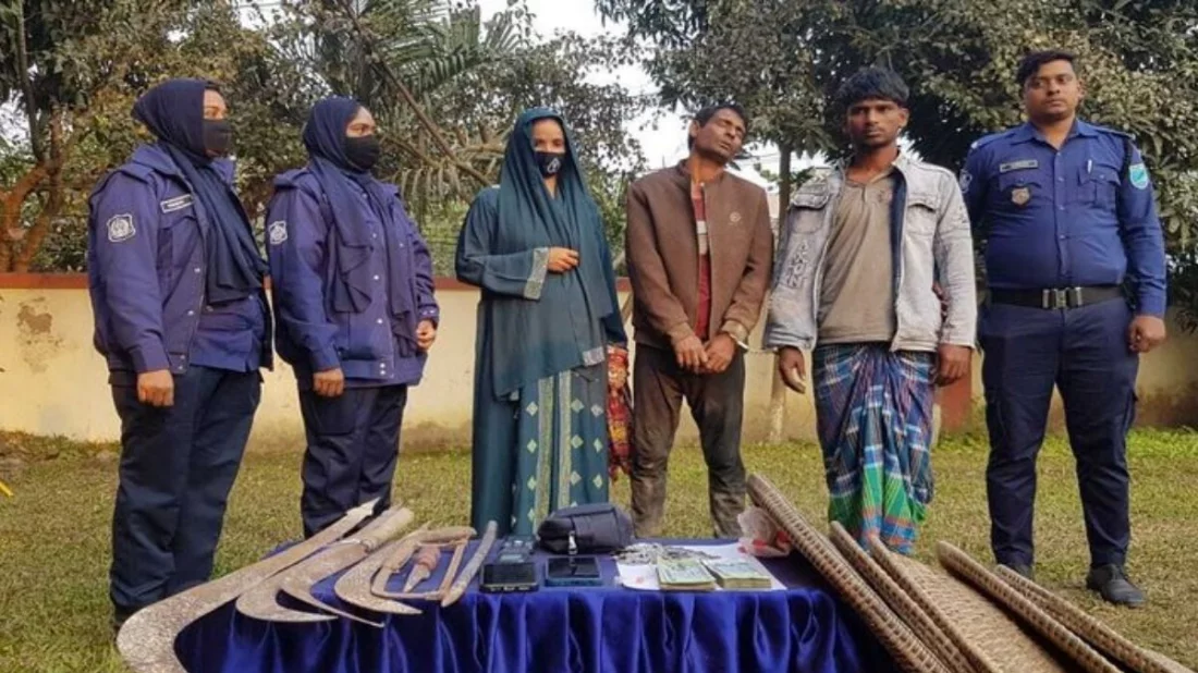 জাজিরায় স্ত্রীসহ বোমা তৈরির মূল কারিগর আটক