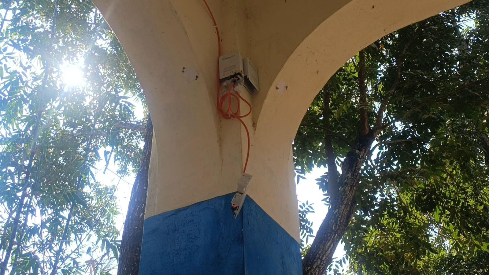 আনোয়ারায় ভোটকেন্দ্র থেকে সিসিটিভি ক্যামেরা চুরি