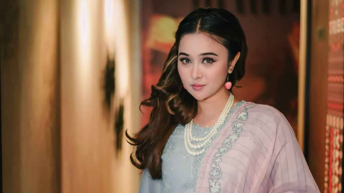 ‘এখনি চাটা শুরু করলেন’, চমকের পোস্টে নেটিজেনরা
