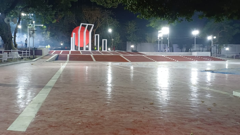 ভাষা শহীদদের বরণে প্রস্তুত কেন্দ্রীয় শহীদ মিনার