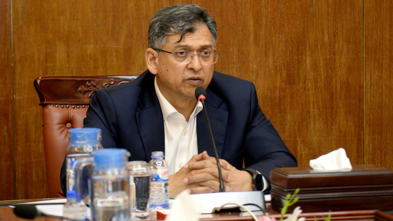 নতুন স্বরাষ্ট্রমন্ত্রীর সঙ্গে সব বাহিনীর প্রধানদের উচ্চপর্যায়ের বৈঠক শুরু