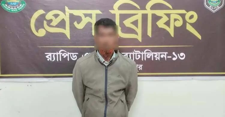 ঠাকুরগাঁওয়ে কোটি টাকা মূল্যের কষ্টিপাথরের মূর্তিসহ পাচারকারী গ্রেপ্তার